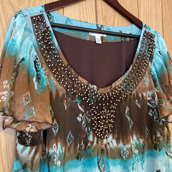 Dressbarn Womens Blouse Brown with Blue pattern - embellished Vneck - Picture 2 of 6